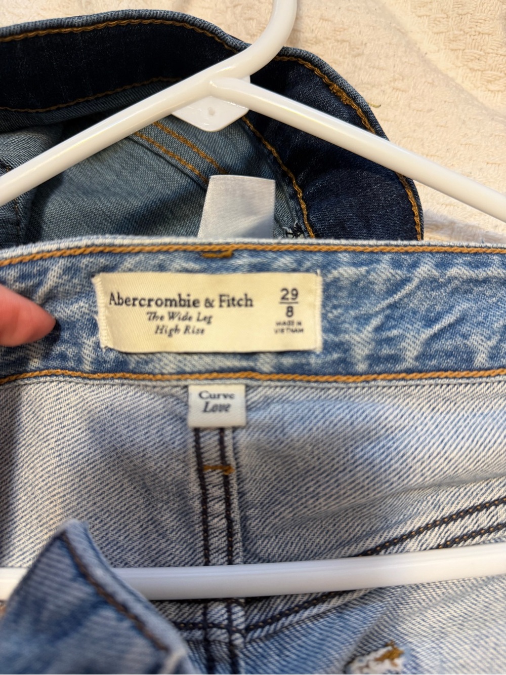 Abercrombie & Fitch Curve Love High Rise Wide Leg Jean - Picture 2 of 4
